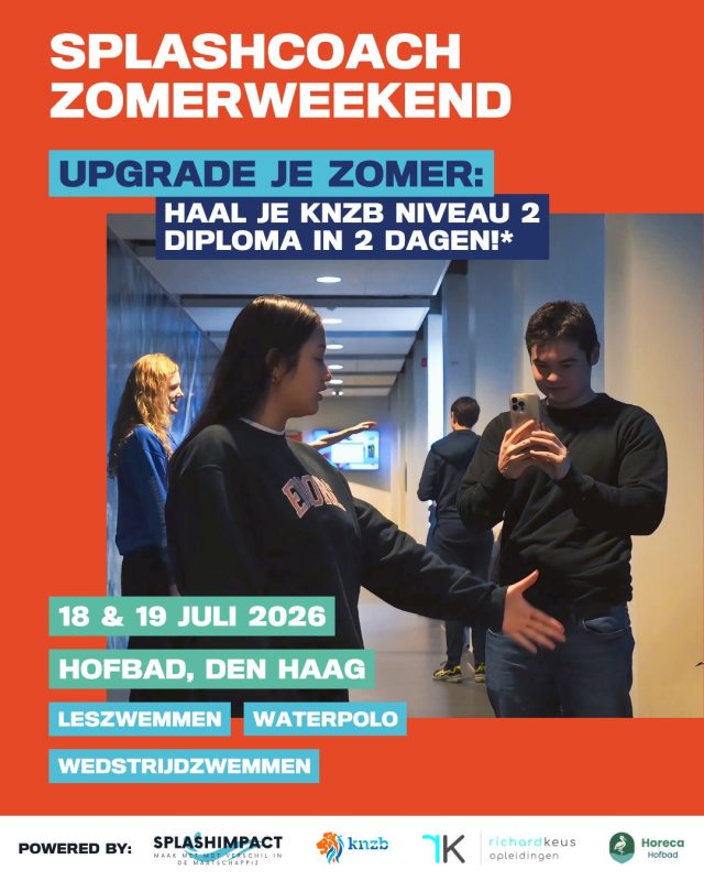 UPGRADE JE ZOMER: HAAL JE KNZB NIVEAU 2 DIPLOMA IN 2 DAGEN*

🗓️ 18 & 19 Juli 2026
📍Hofbad, Den Haag
🏊 Leszwemmen, Waterpolo of Wedstrijdzwemmen

PROGRAMMA 18 & 19 JULI:
10:00 - 12:00: The Basics
Kick-off, leer de basis van het coachen tijdens deze interactieve sessie.

12:00 - 13:00: Fuel Up:
Relax en gratis lunch bij Horeca Hofbad.

13:00 - 15:00: Choose your lane
Kies jouw sport en duik de theorie in voor het leszwemmen,
wedstrijdzwemmen of waterpolo.

15:30 - 16:00: DIVE IN
Duik het water in en leer de praktijk voor jouw sport.

🤿 READY TO DIVE IN?
Meld je aan voor SplashCoach op www.splashimpact.nl

Waarom meedoen?
- Deelname is gratis voor SplashImpact deelnemers
- Jij wordt degene die jong en oud leert shinen in het water
- In 1 weekend klaar met alle theorie en praktijk voor het diploma!
- Leer skills die jou niet alleen als trainer helpen, maar ook je CV boosten!

Powered by: @splashimpact_mdt  x @knzbned  x Richard Keus opleidingen x @horecahofbad 

*Tijdens het weekend leer je alle theorie en praktijk die onderdeel zijn van de Niveau 2 opleiding. Voor het volledig afronden van de opleiding moet je nog enkele extra opdrachten doen en inleveren.
